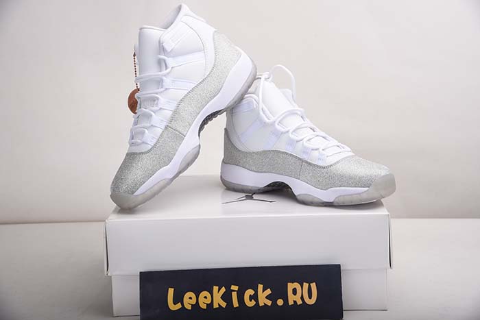 JORDAN 11 RETRO WHITE METALLIC SILVER - AR0715-100