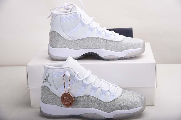 JORDAN 11 RETRO WHITE METALLIC SILVER - AR0715-100