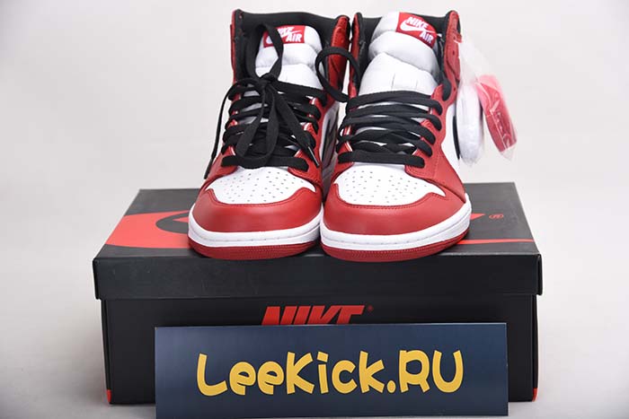 Air Jordan 1 Retro High OG Chicago Red 555088-101