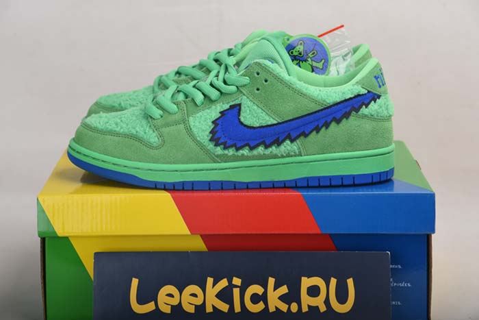 GRATEFUL DEAD X NIKE SB DUNK LOW “GREEN BEAR” CJ5378-300
