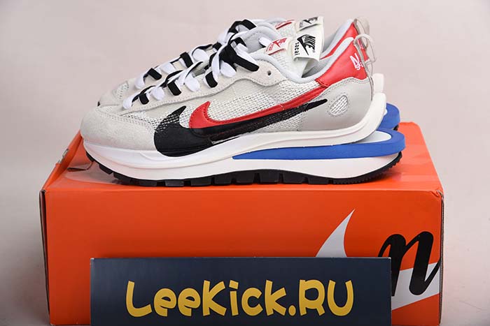 Sacai x Nike white red CV1363-100