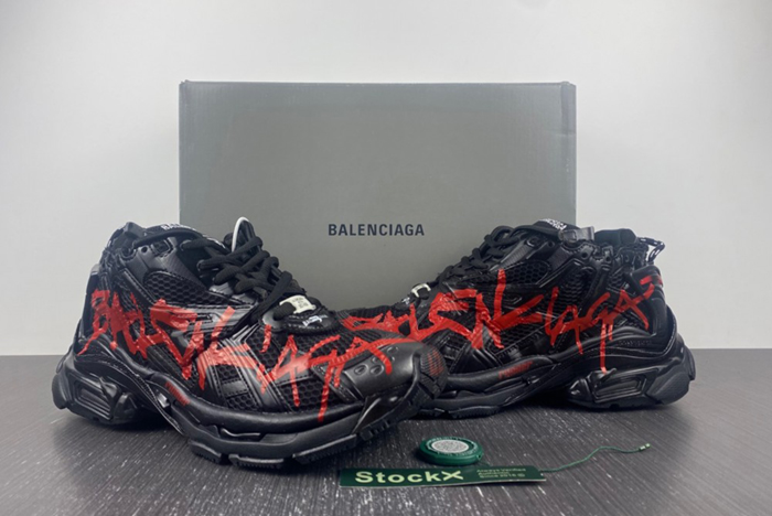 Ba*len*cia*ga runner graffiti  sneaker black/red