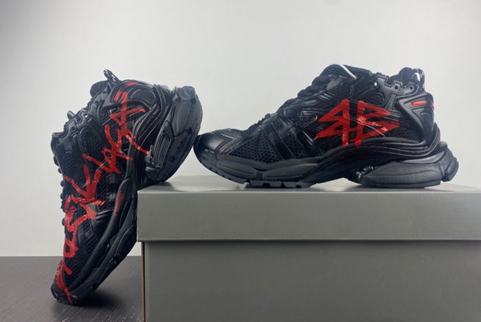 Ba*len*cia*ga runner graffiti  sneaker black/red