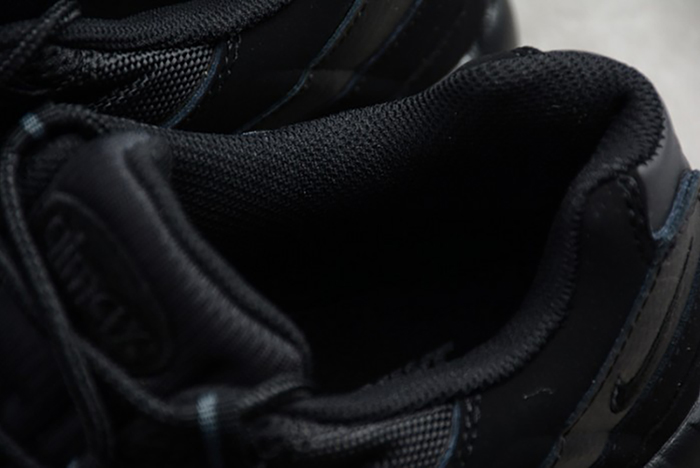 Nike mens AIR MAX 95