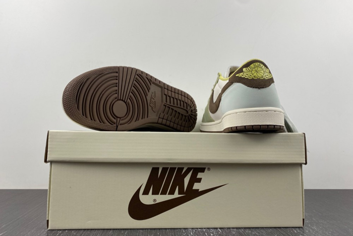 Travis Scott x Air Jordan 1 Low white green brown