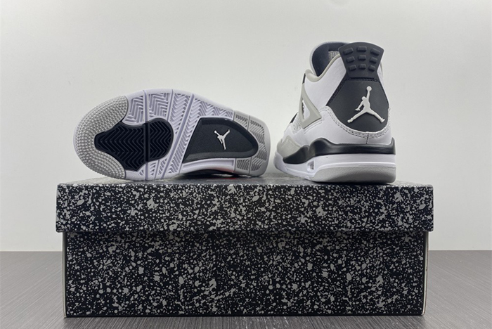 Air Jordan 4  Military Black DH6927-111