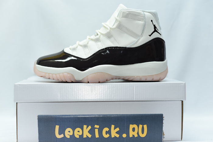 Air Jordan 11 WMNS “Neapolitan” AR0715-101