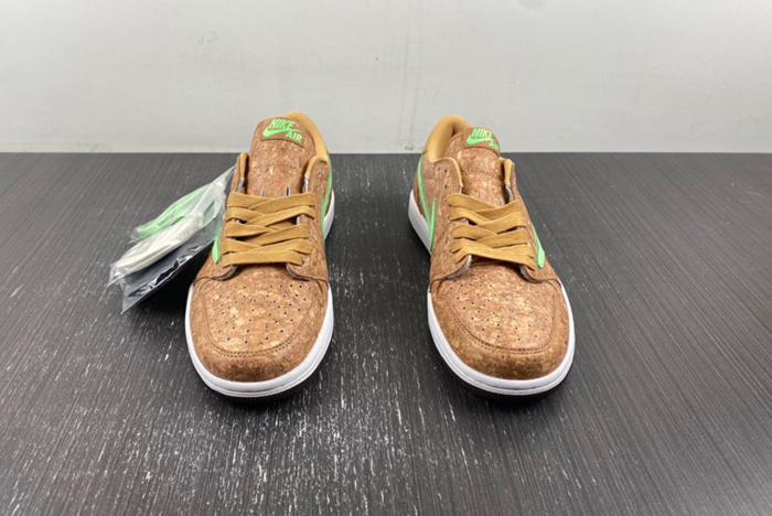 Travis Scott x Air Jordan 1 Low