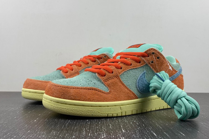 Nike SB Dunk Low “Noise Aqua”