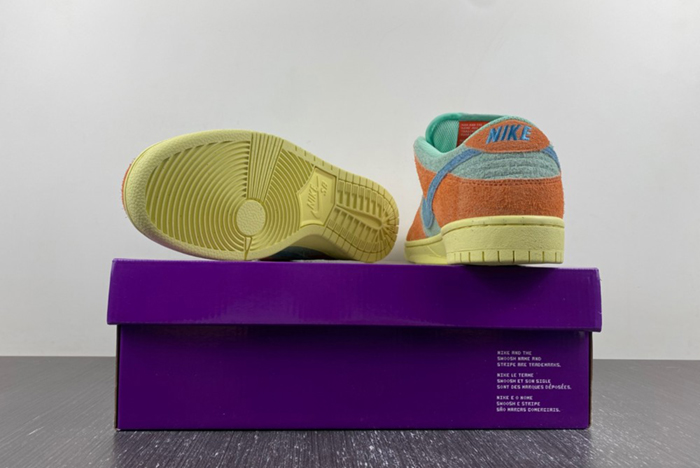 Nike SB Dunk Low “Noise Aqua”