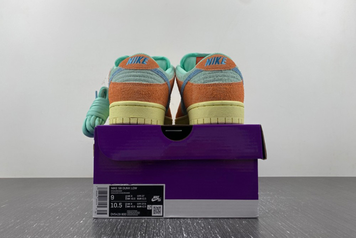 Nike SB Dunk Low “Noise Aqua”