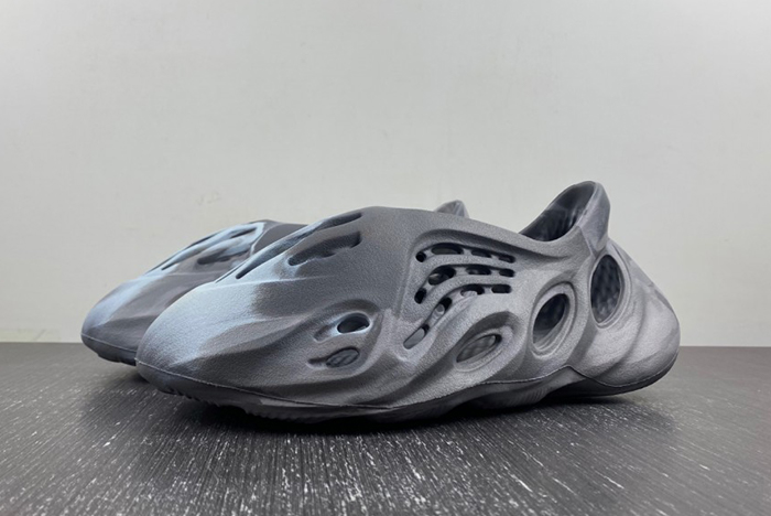 YZY FOAM RUNNER MX