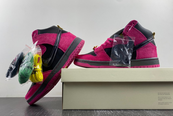 Run The Jewels x Nike SB Dunk Low