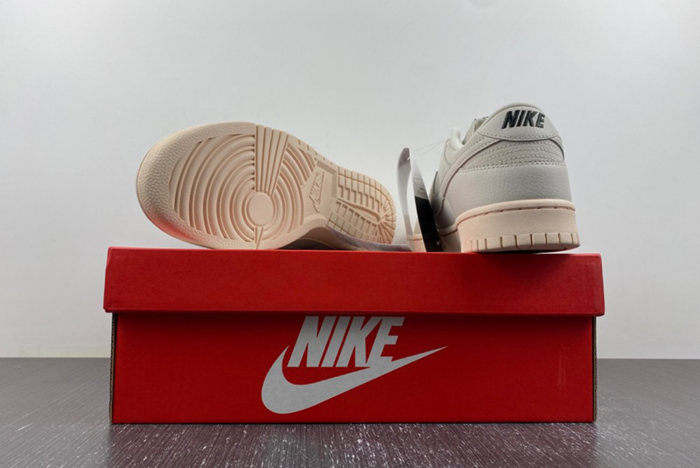 Nike Dunk Low “Light Orewood Brown”
