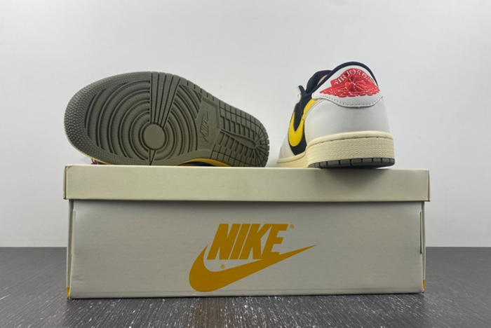 Travis Scott x Air Jordan 1 Low yellow black