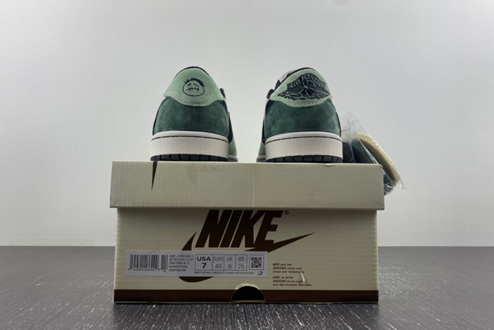 Travis Scott x Air Jordan 1 Low green