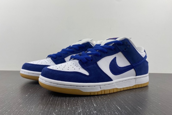 Nike SB Dunk Low “Los Angeles Dodgers” DO9395-400