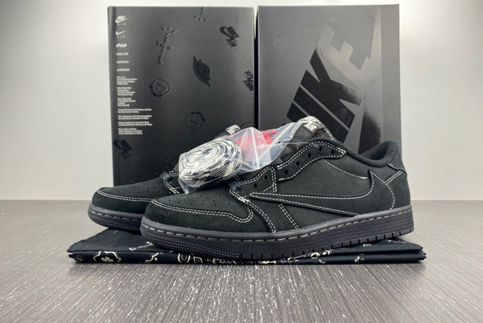 Travis Scott x Air Jordan 1 Low OG DM7866-001