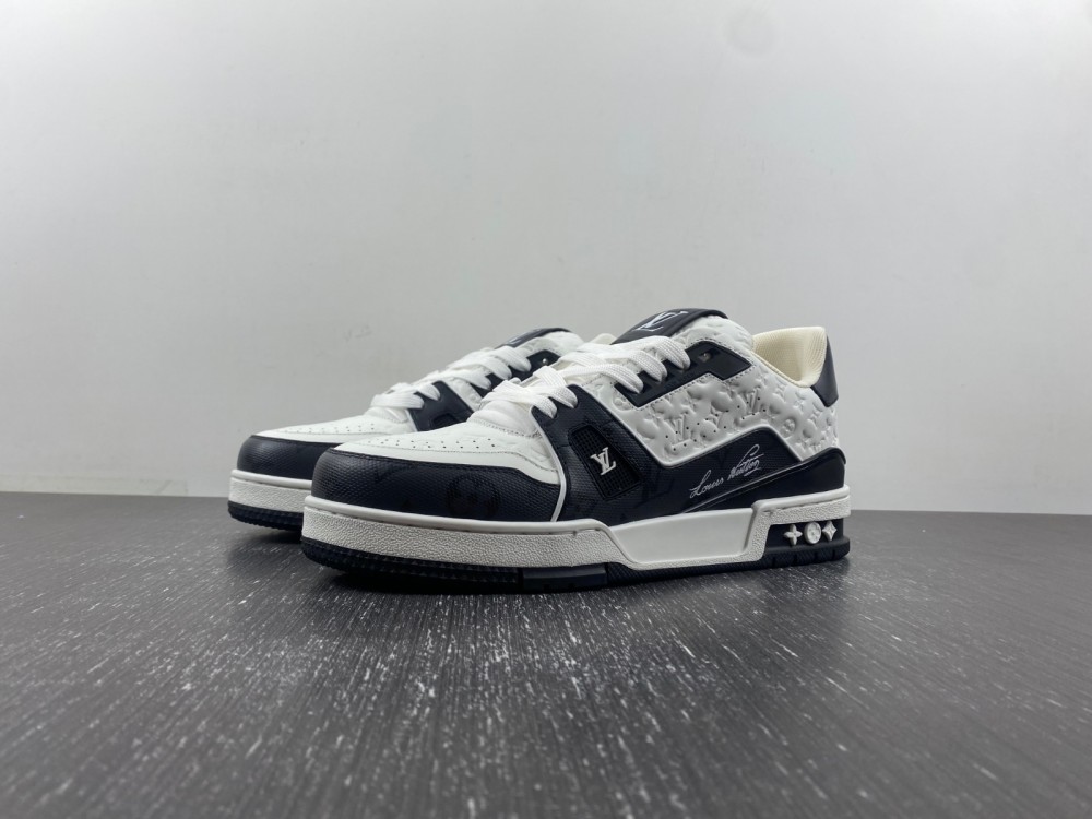 L&&V trainer Black
