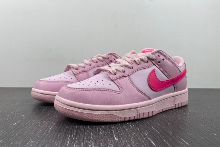 Nike Dunk Low GS Triple Pink