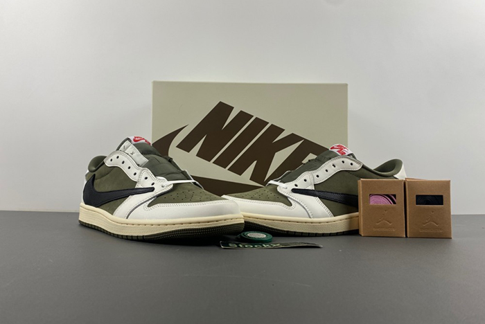 Travis Scott x Air Jordan 1 Low OG